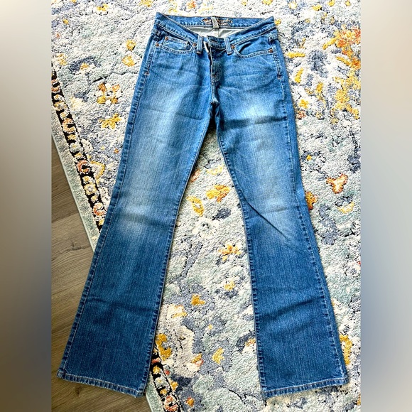 Abercrombie and Fitch women’s jeans. Size 4 - Picture 1 of 10